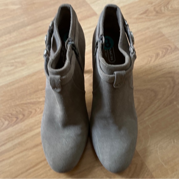 Coach heeled beige suede booties size 8 - Picture 3 of 9